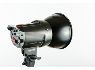 Осветитель FST EF-60 LED 5500K светодиодный